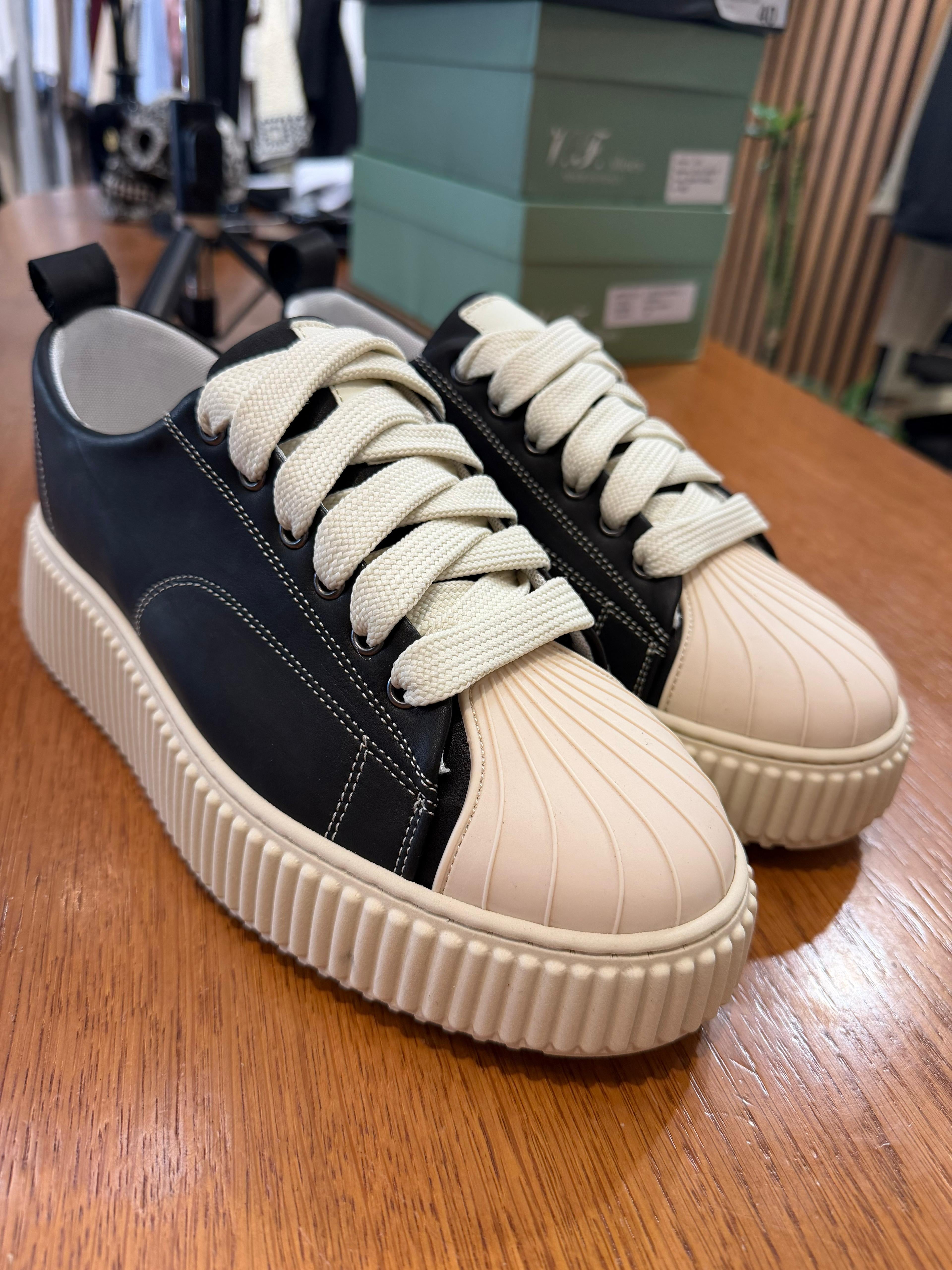 Shoes destiny black