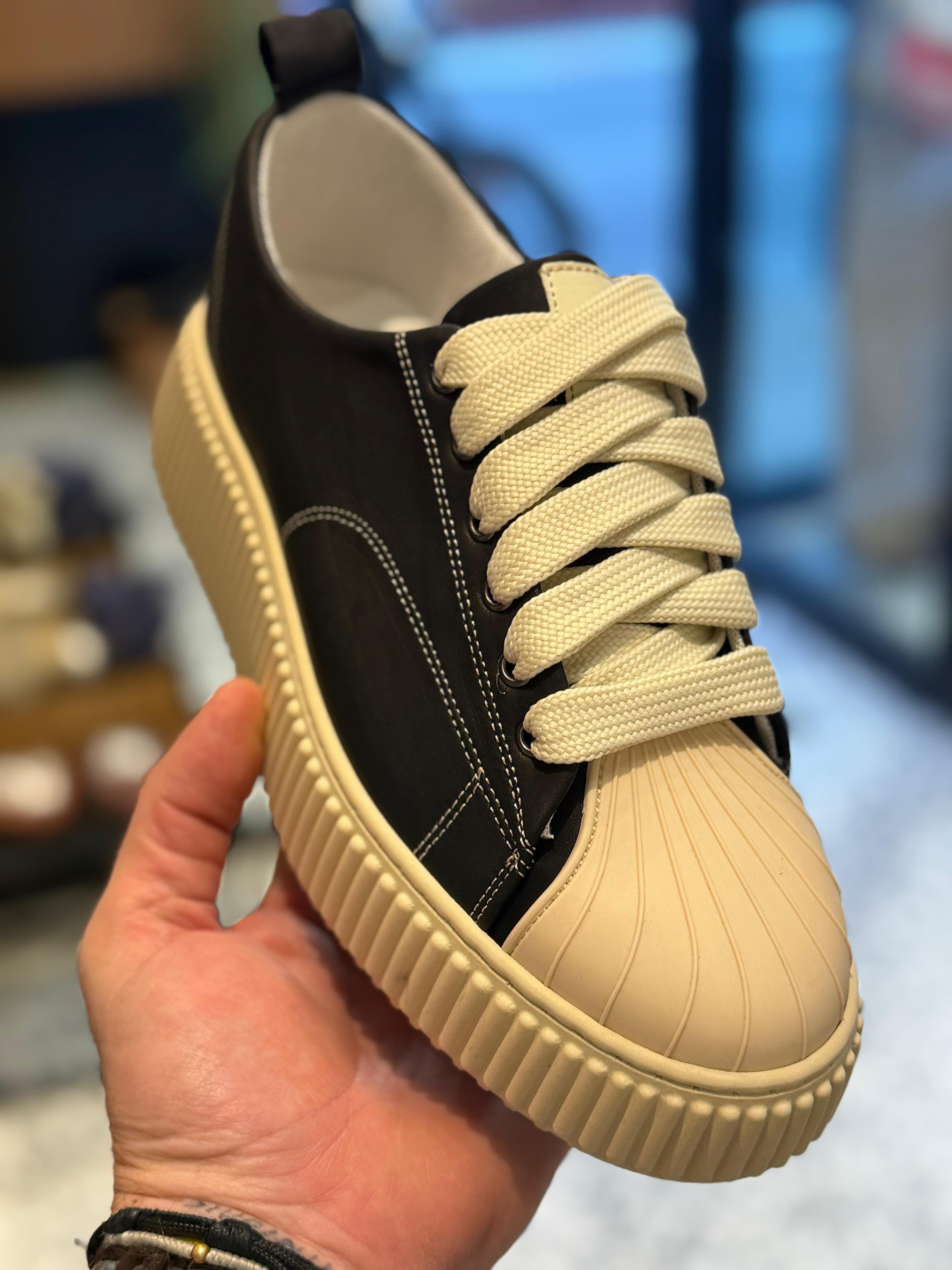 Shoes destiny black