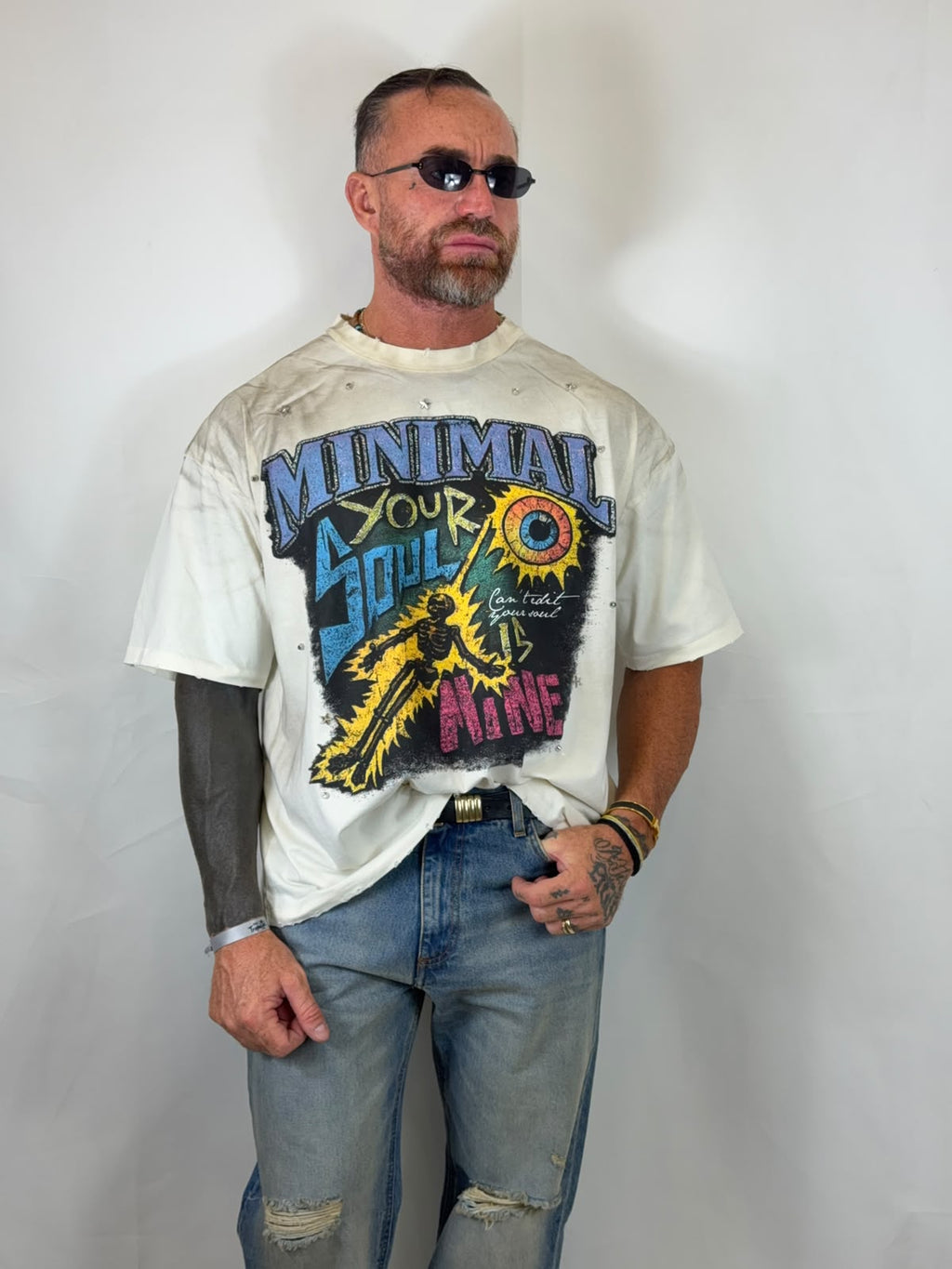 Shirt Minimal Your Soul bianca con stampa multicolore, vista frontale