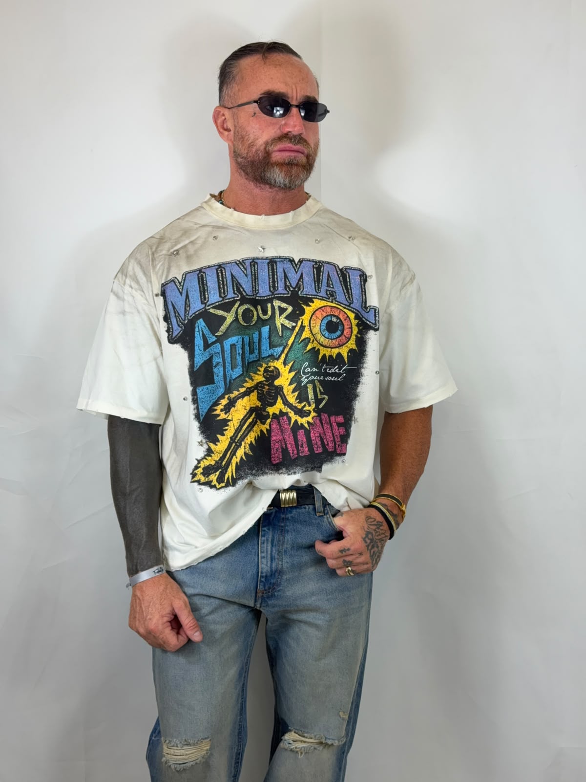 Shirt Minimal Your Soul bianca con stampa multicolore, vista frontale