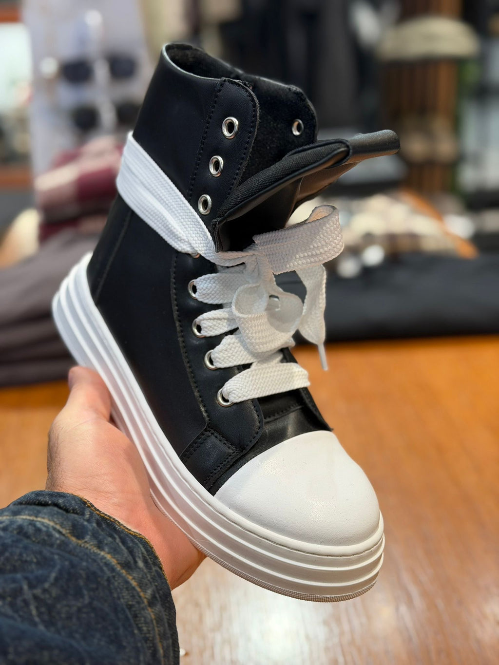 Stivaletto zip modello Rick Ow.